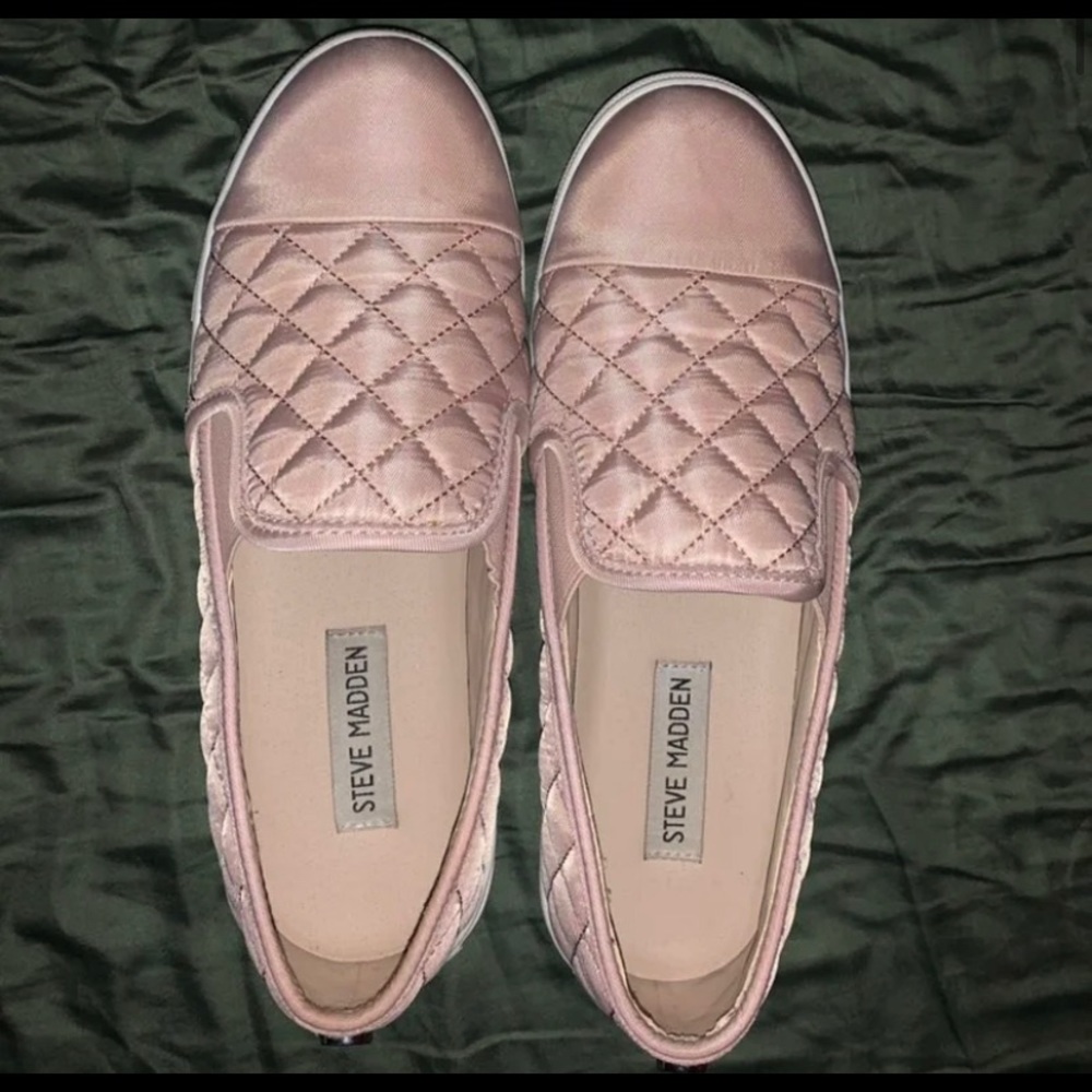 Cute Steve Madden slip ons